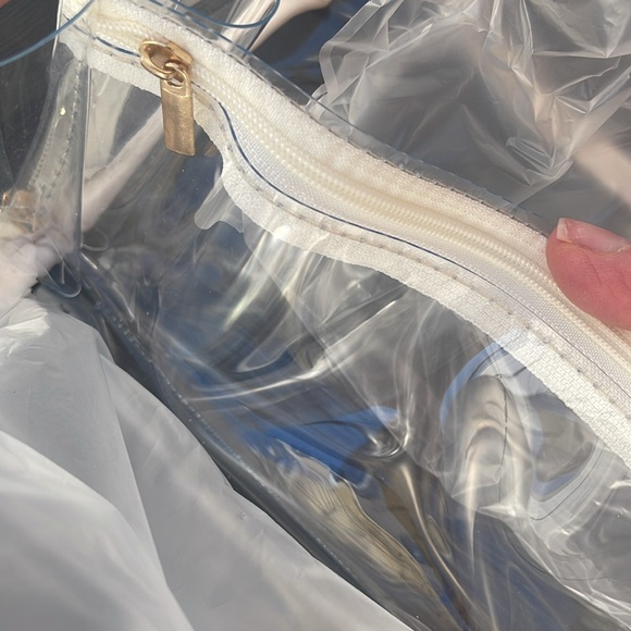 Clear Initial “R” Makeup Bag - Picture 10 of 16